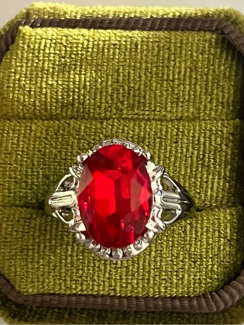 Elegant/Classic Titanium Steel Silver Faux Garnet Gemstone Ring Size 9 NWT